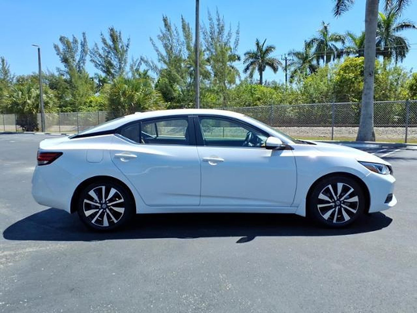 2023 Nissan Sentra SV Xtronic CVT