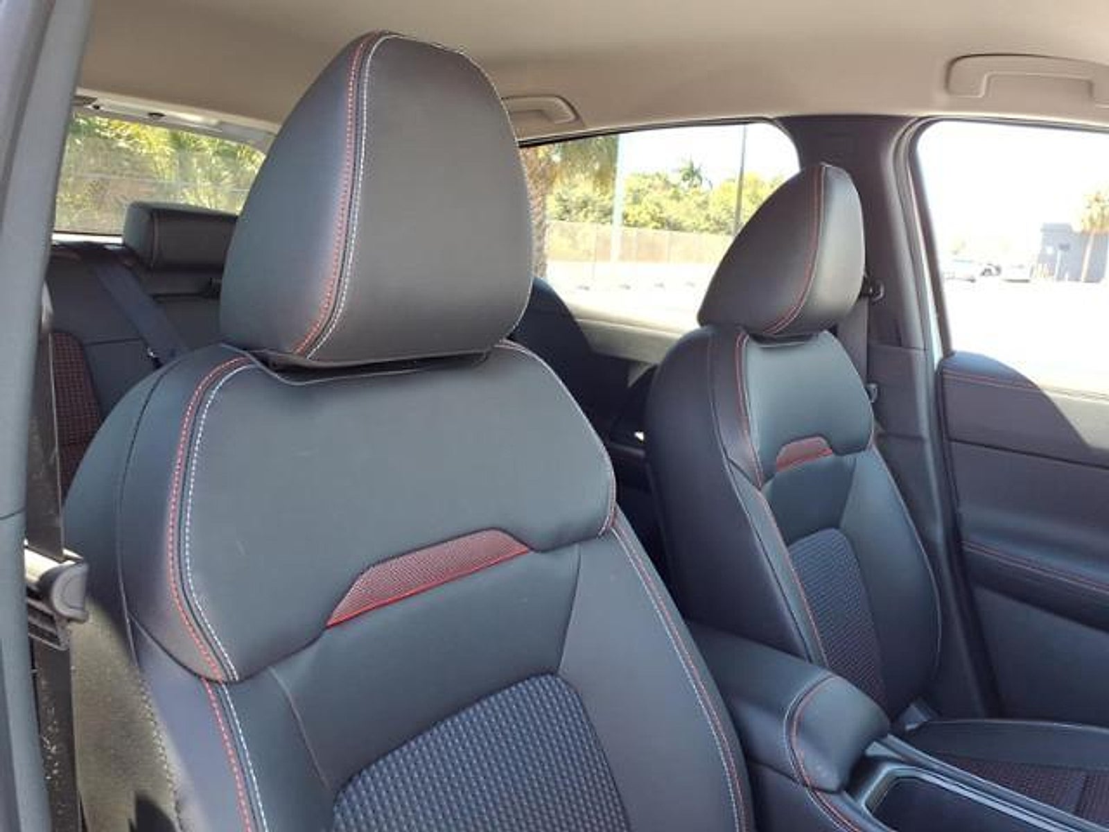 2025 Nissan Kicks SR FWD