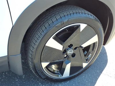 2025 Nissan Kicks SR FWD