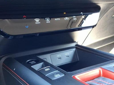 2025 Nissan Kicks SR FWD