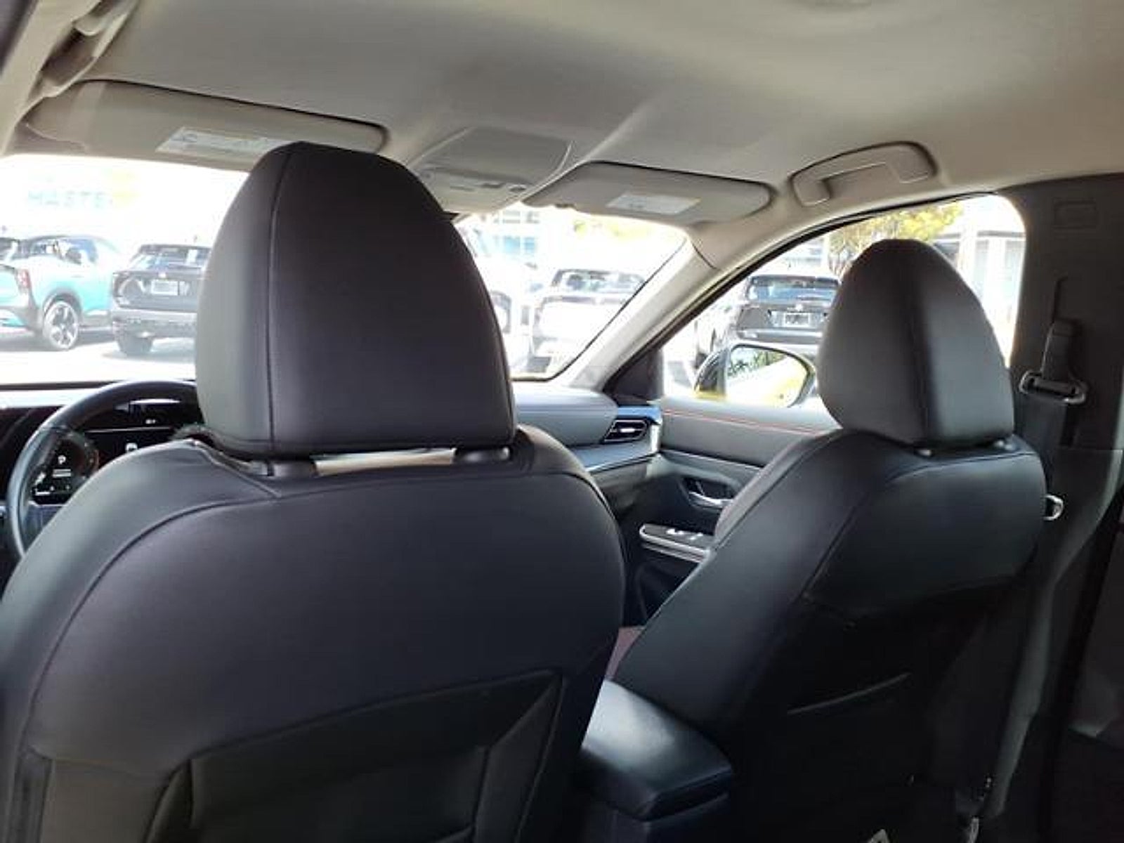 2025 Nissan Kicks SR FWD