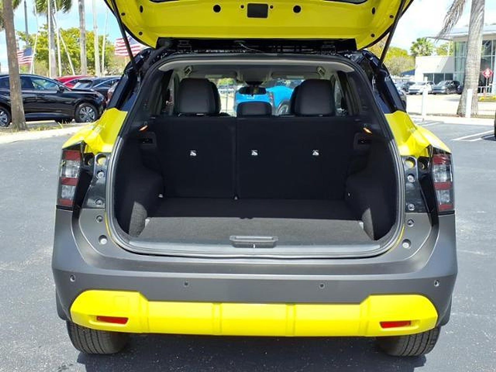 2025 Nissan Kicks SR FWD