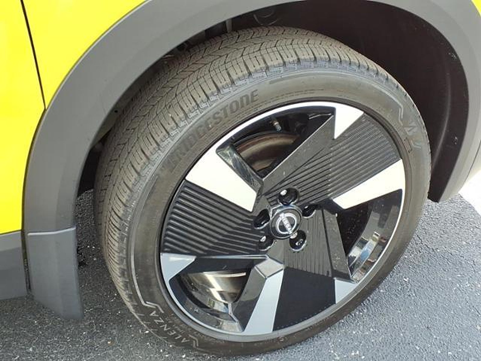 2025 Nissan Kicks SR FWD