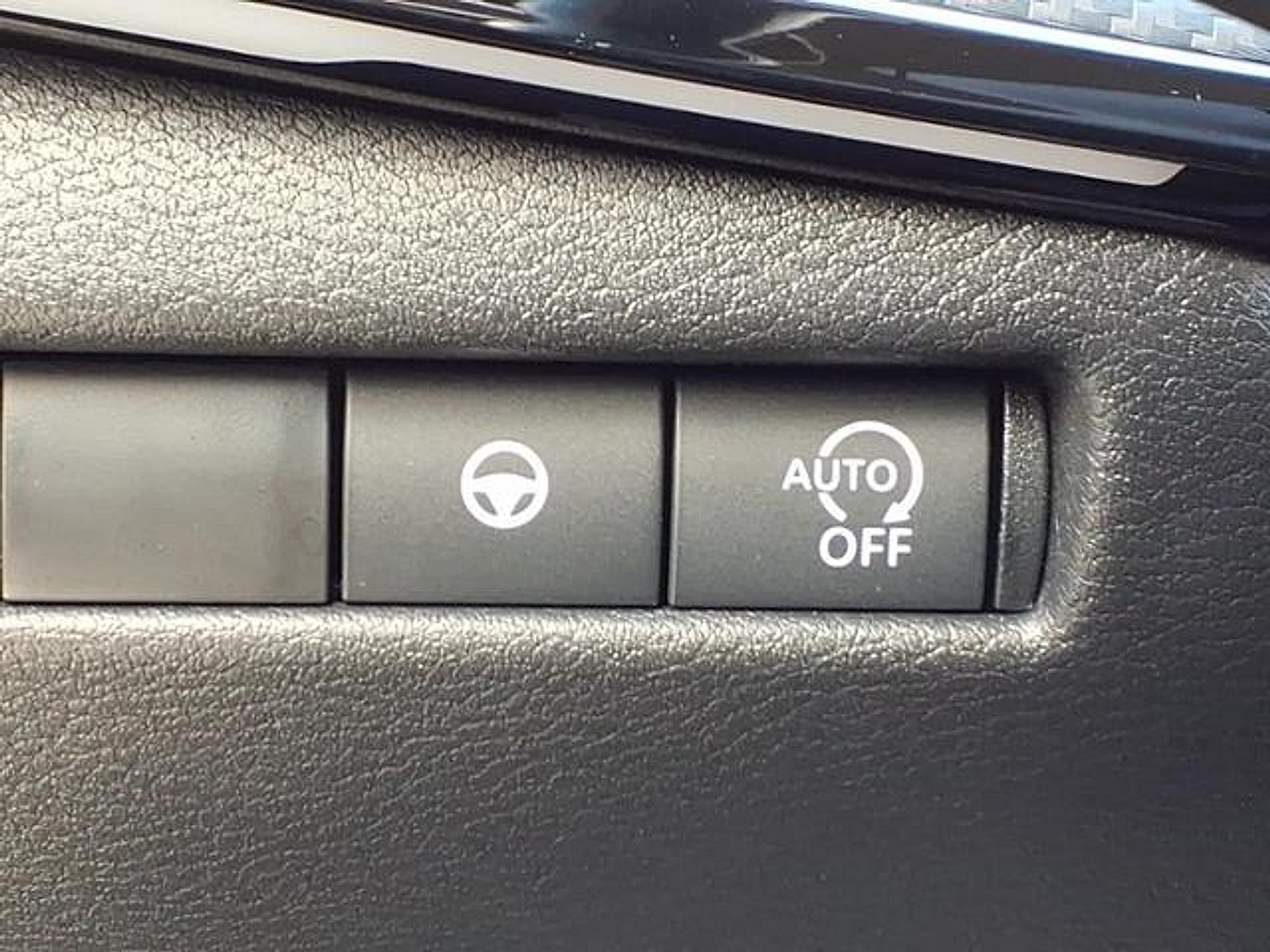 2025 Nissan Kicks SR FWD