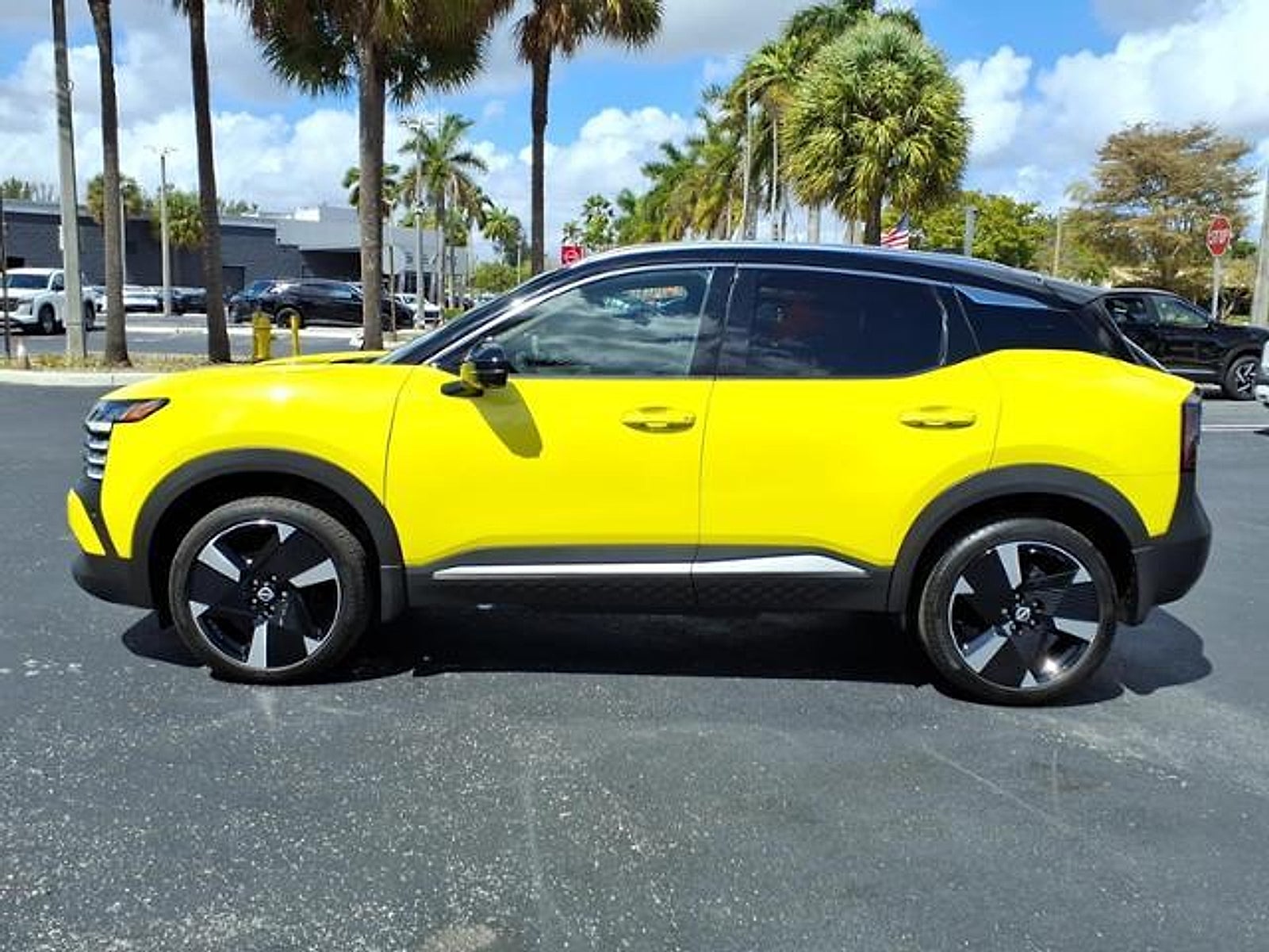 2025 Nissan Kicks SR FWD