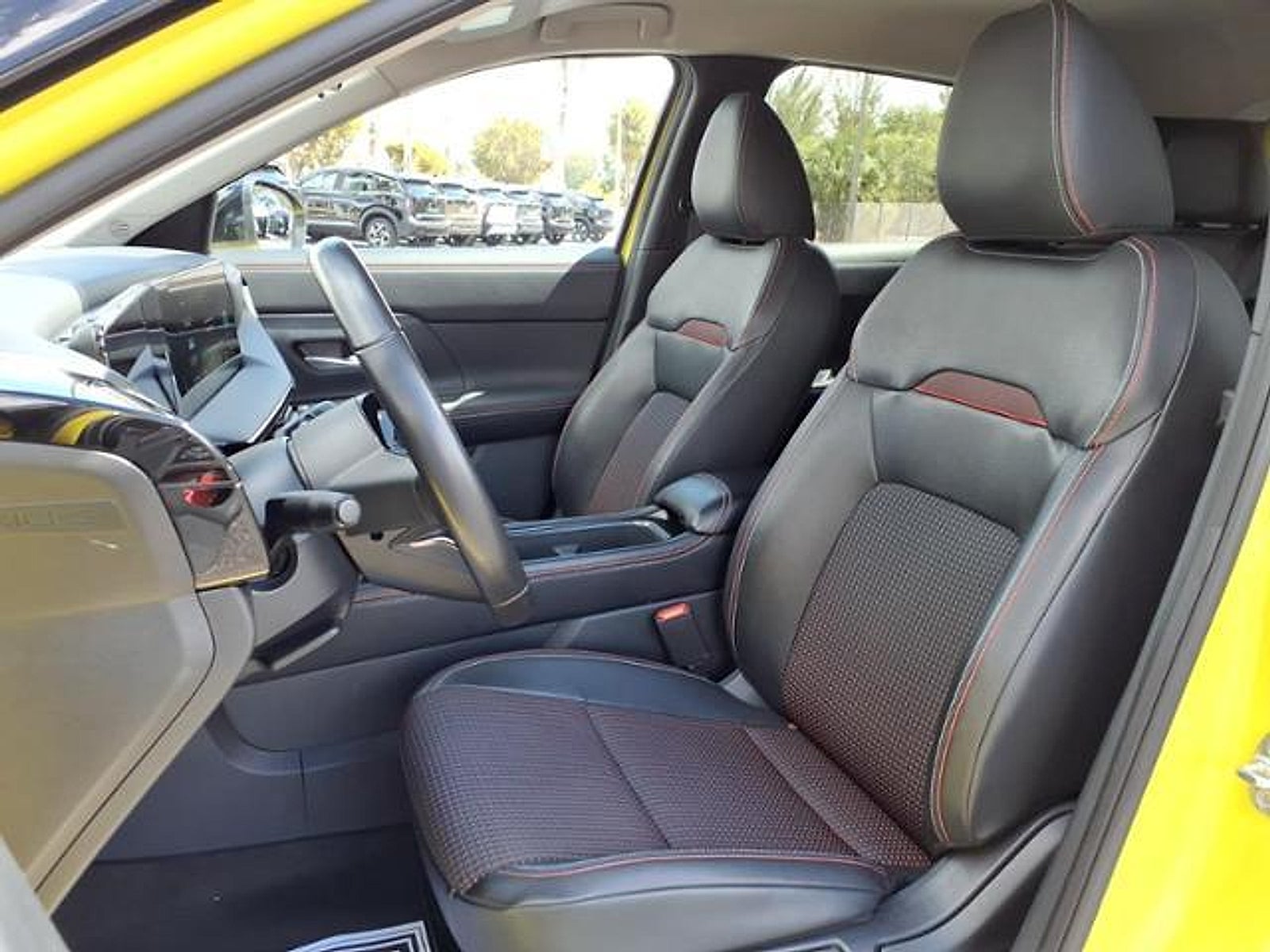 2025 Nissan Kicks SR FWD