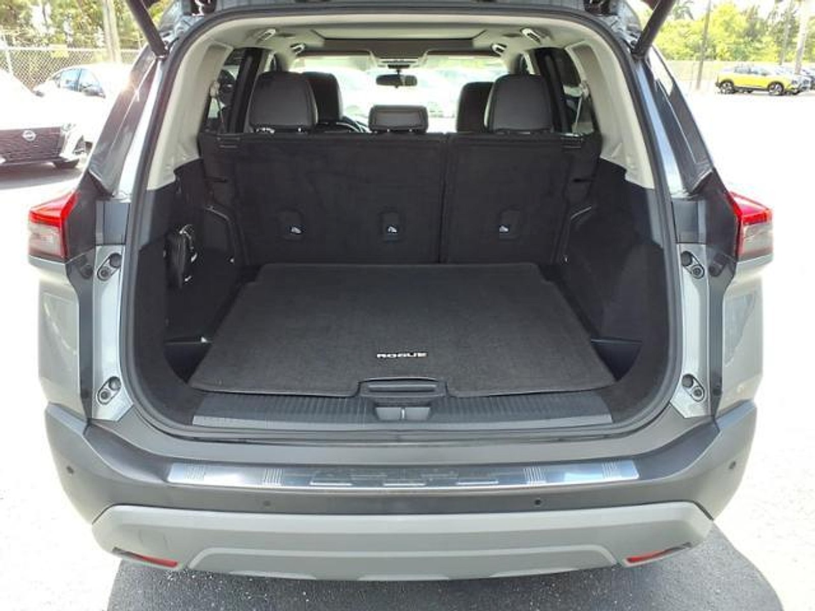 2021 Nissan Rogue SV FWD