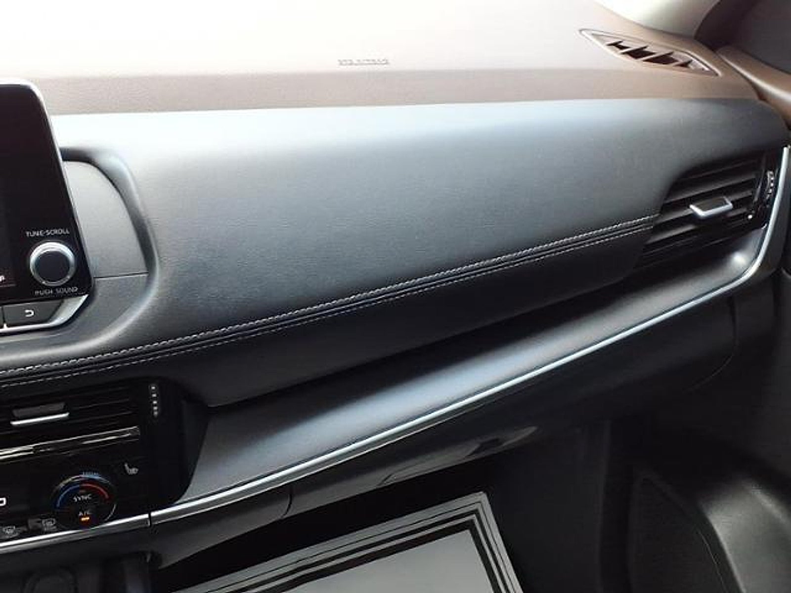 2021 Nissan Rogue SV FWD