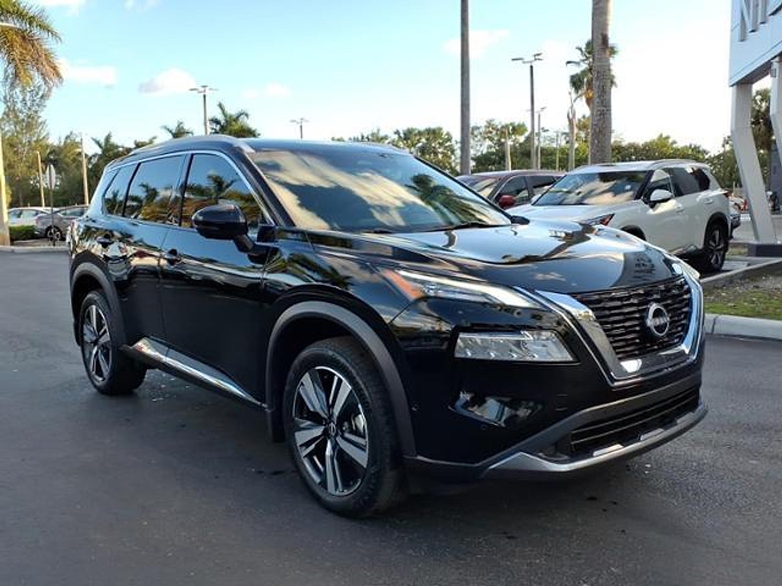 2023 Nissan Rogue SL FWD