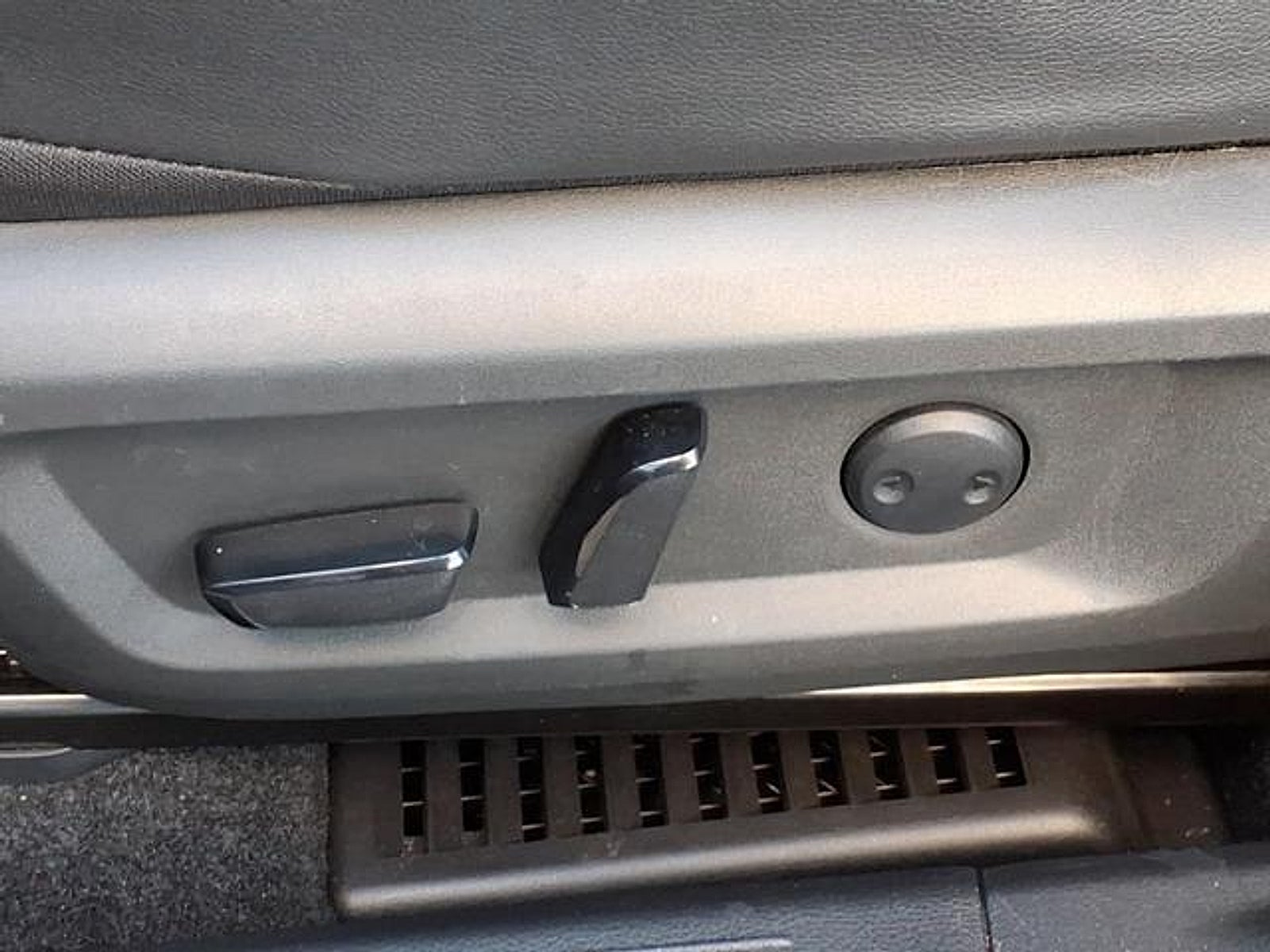 2023 Nissan Rogue SL FWD