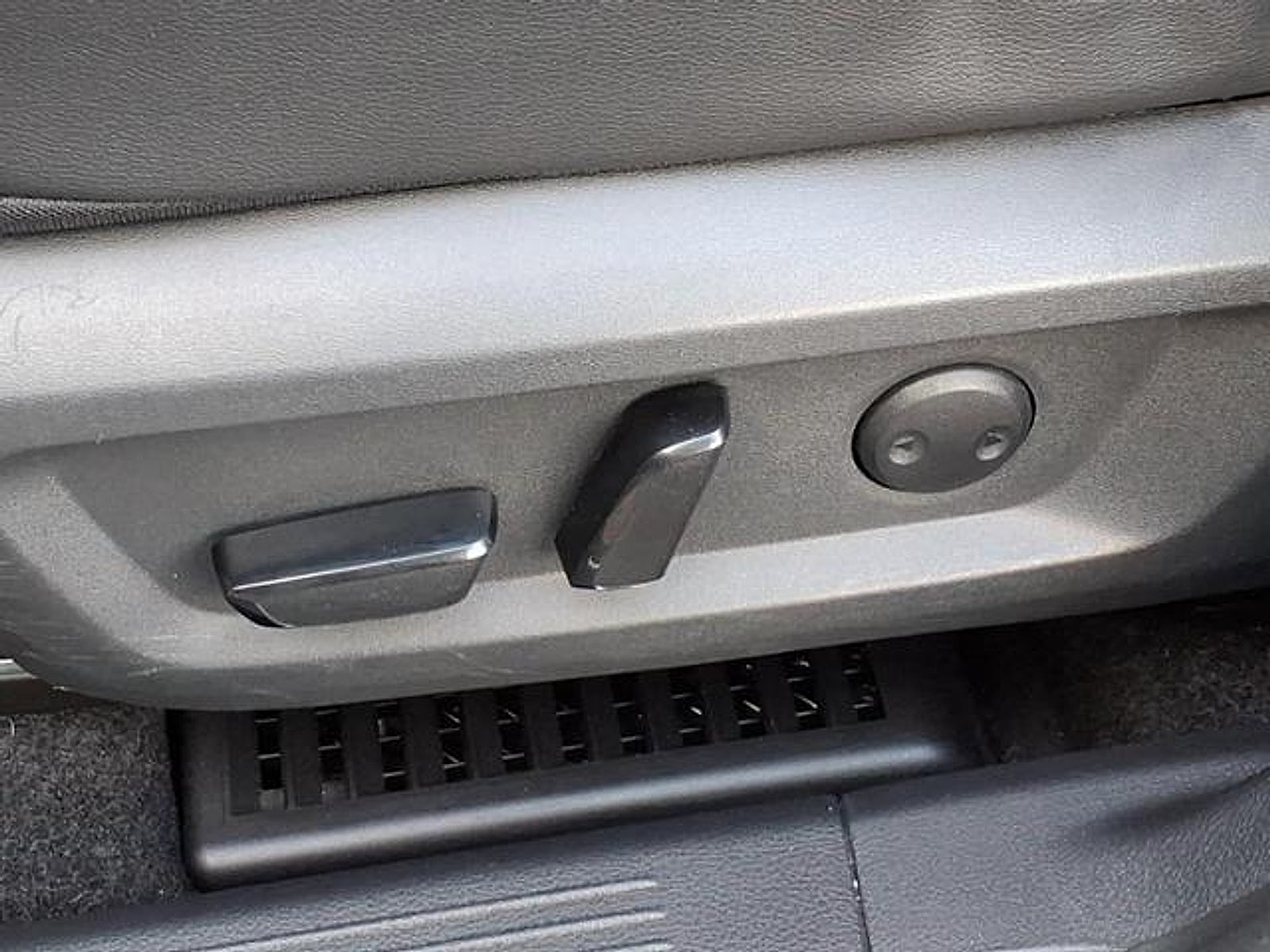 2023 Nissan Rogue SL FWD