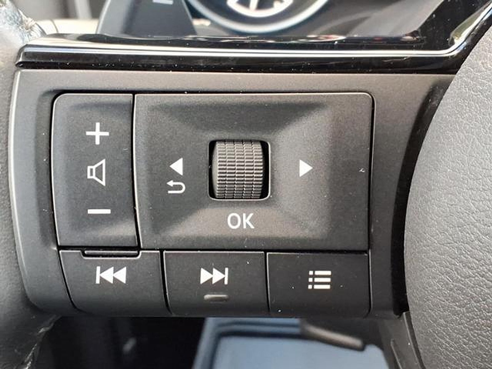 2023 Nissan Rogue SL FWD