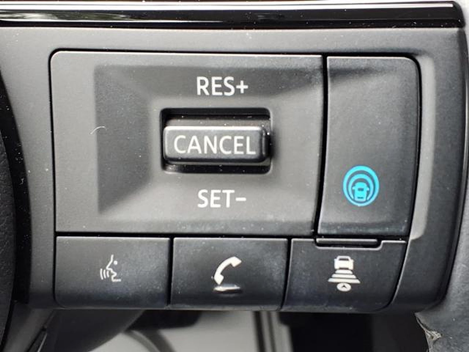 2023 Nissan Rogue SL FWD