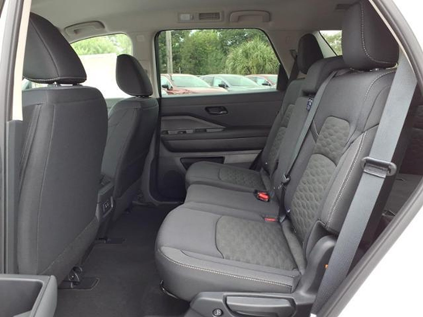 2026 Nissan Pathfinder S