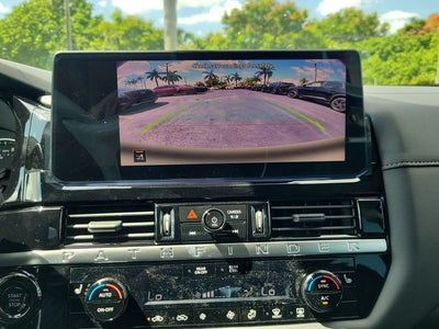 2026 Nissan Pathfinder SV