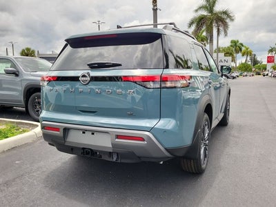 2026 Nissan Pathfinder SL