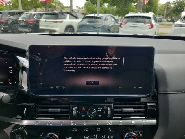 2026 Nissan Pathfinder SL