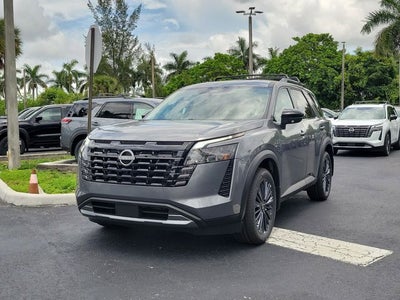 2026 Nissan Pathfinder SL