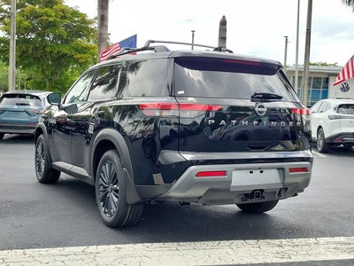2026 Nissan Pathfinder SL