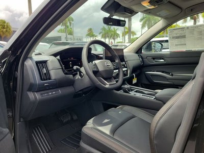 2026 Nissan Pathfinder SL