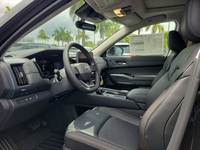 2026 Nissan Pathfinder SL