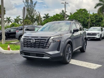 2026 Nissan Pathfinder SL