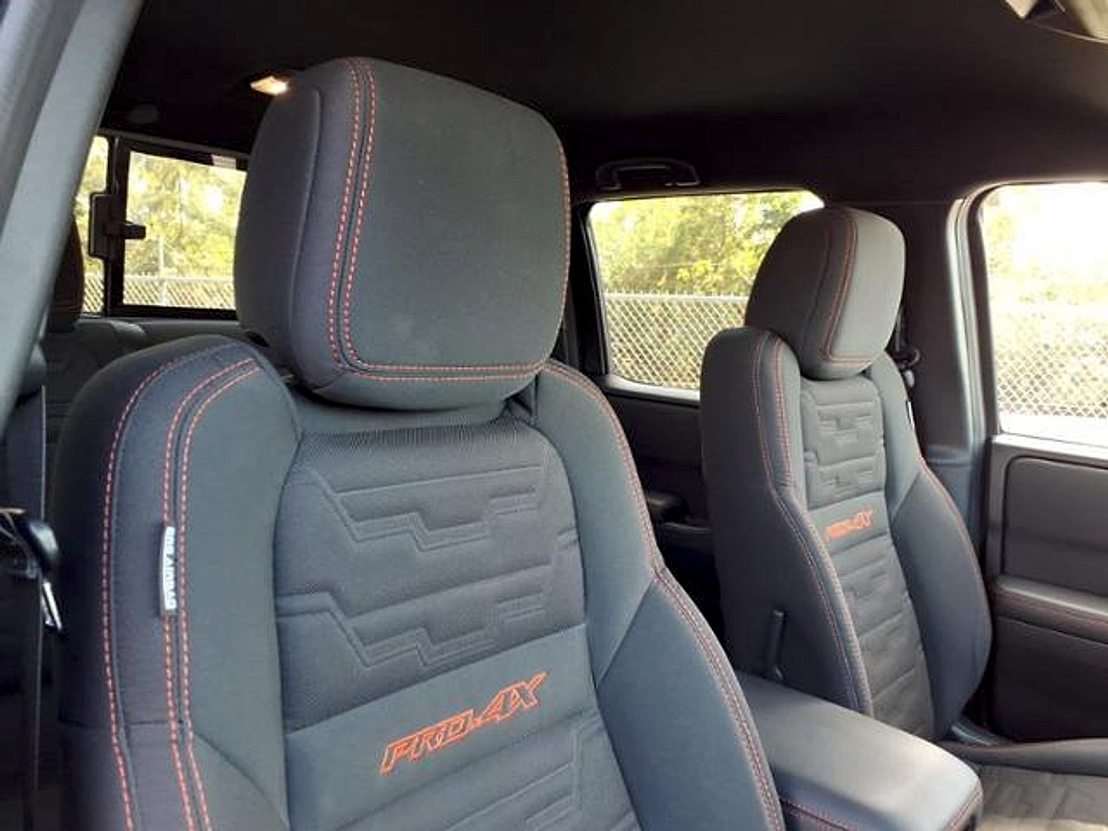 2023 Nissan Frontier Base