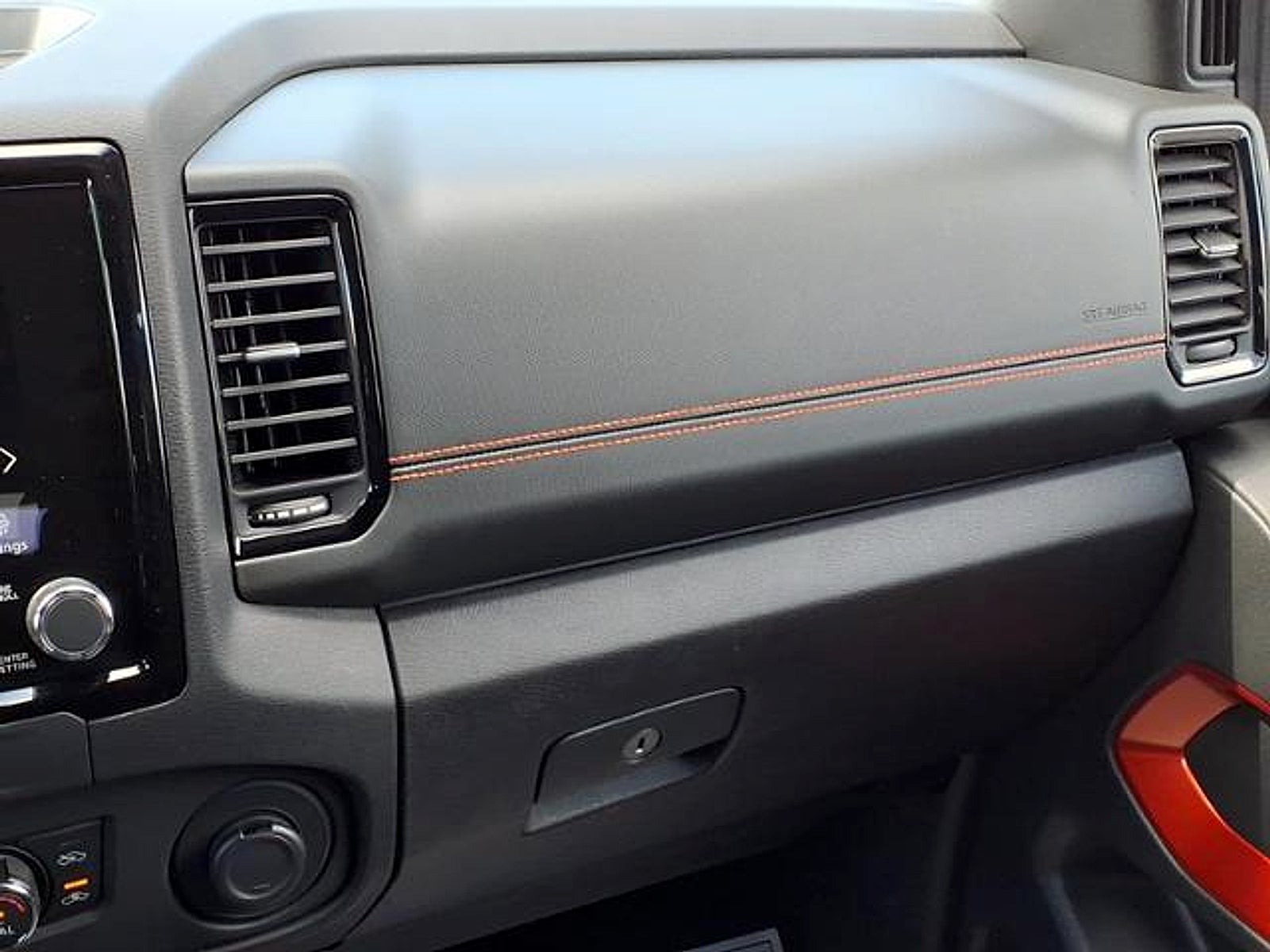 2023 Nissan Frontier Base