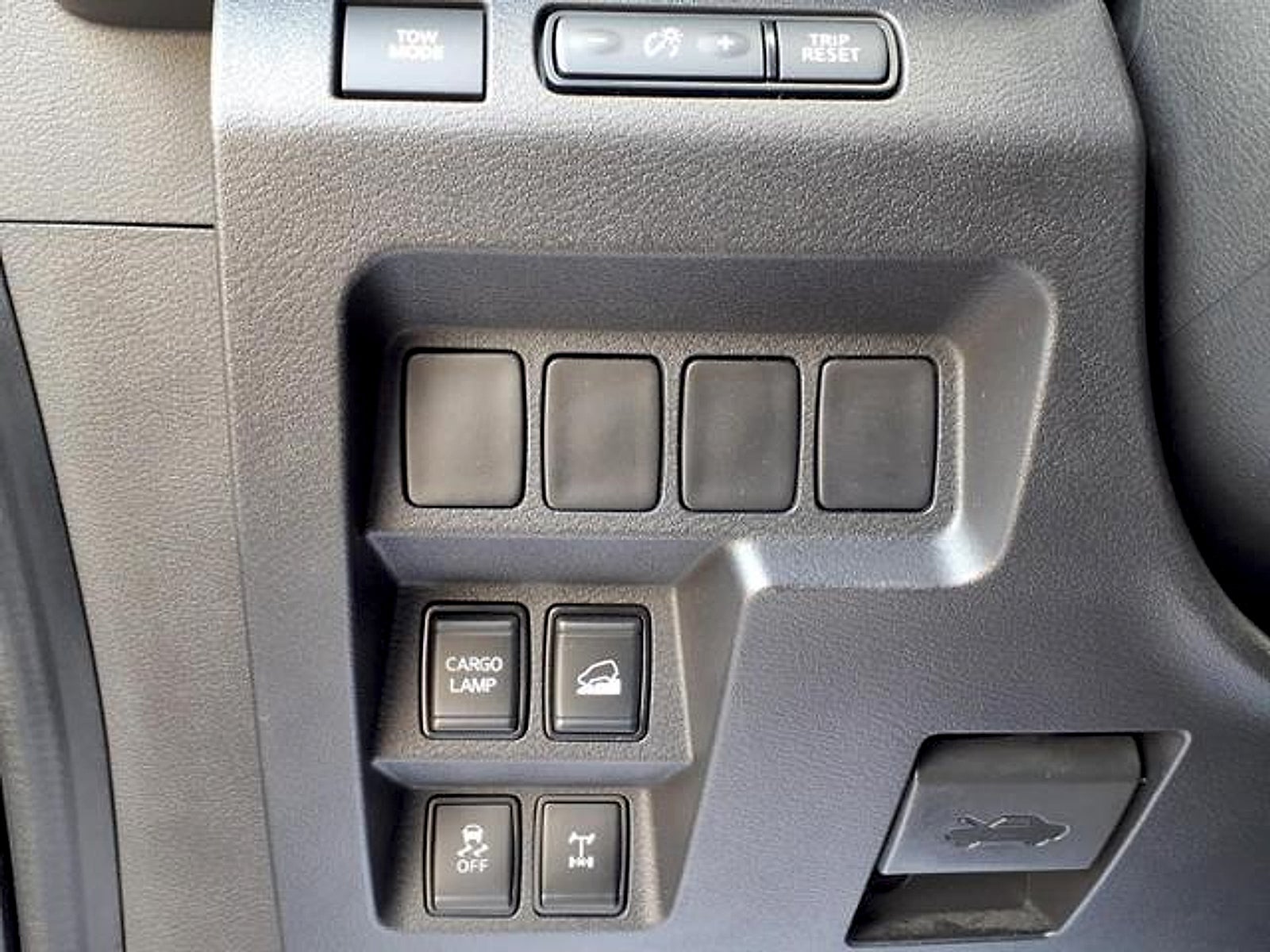 2023 Nissan Frontier Base