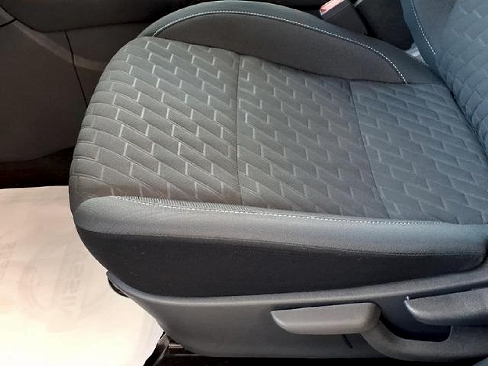 2023 Nissan Kicks SV Xtronic CVT