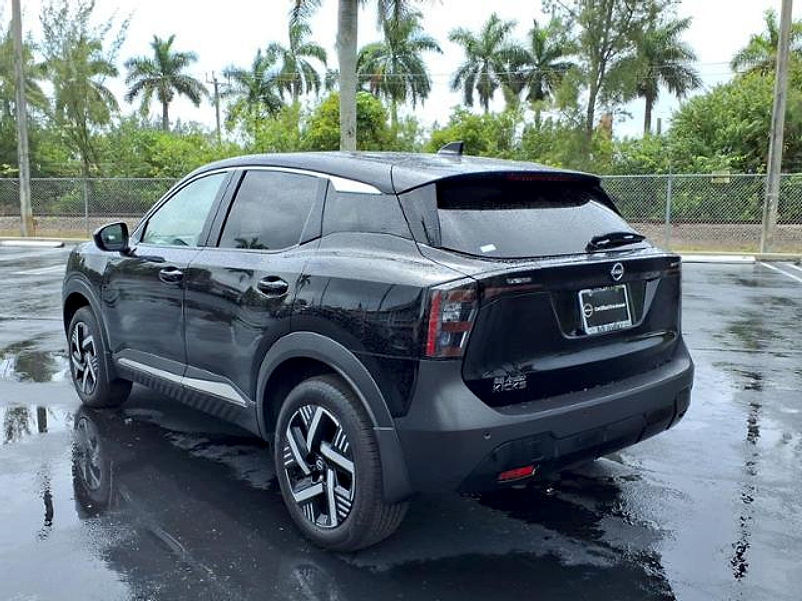 2025 Nissan Kicks SV