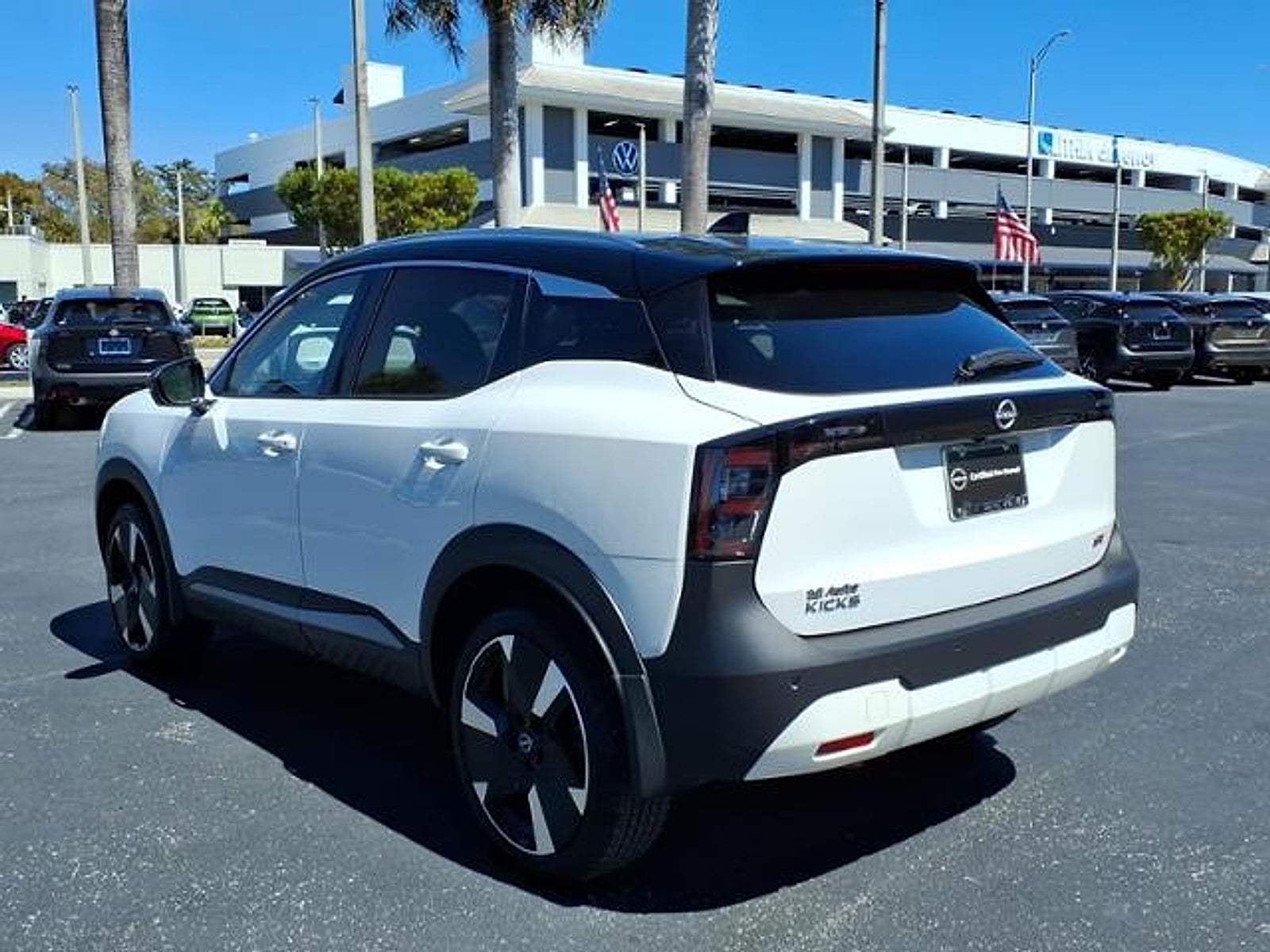 2025 Nissan Kicks SR