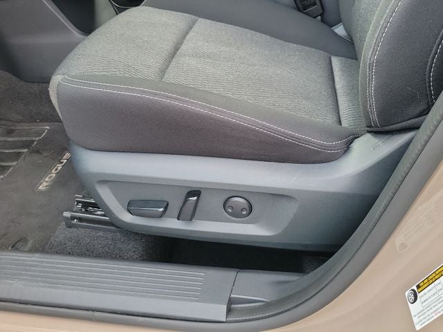 2025 Nissan Rogue SV FWD