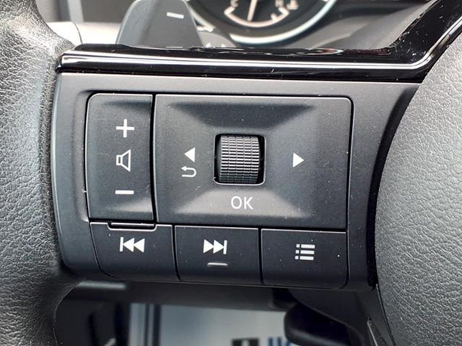 2022 Nissan Rogue SV FWD