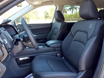 2024 Nissan Pathfinder SV