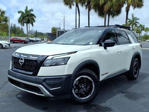 2024 Nissan Pathfinder SV