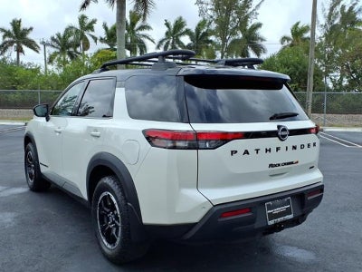 2024 Nissan Pathfinder SV