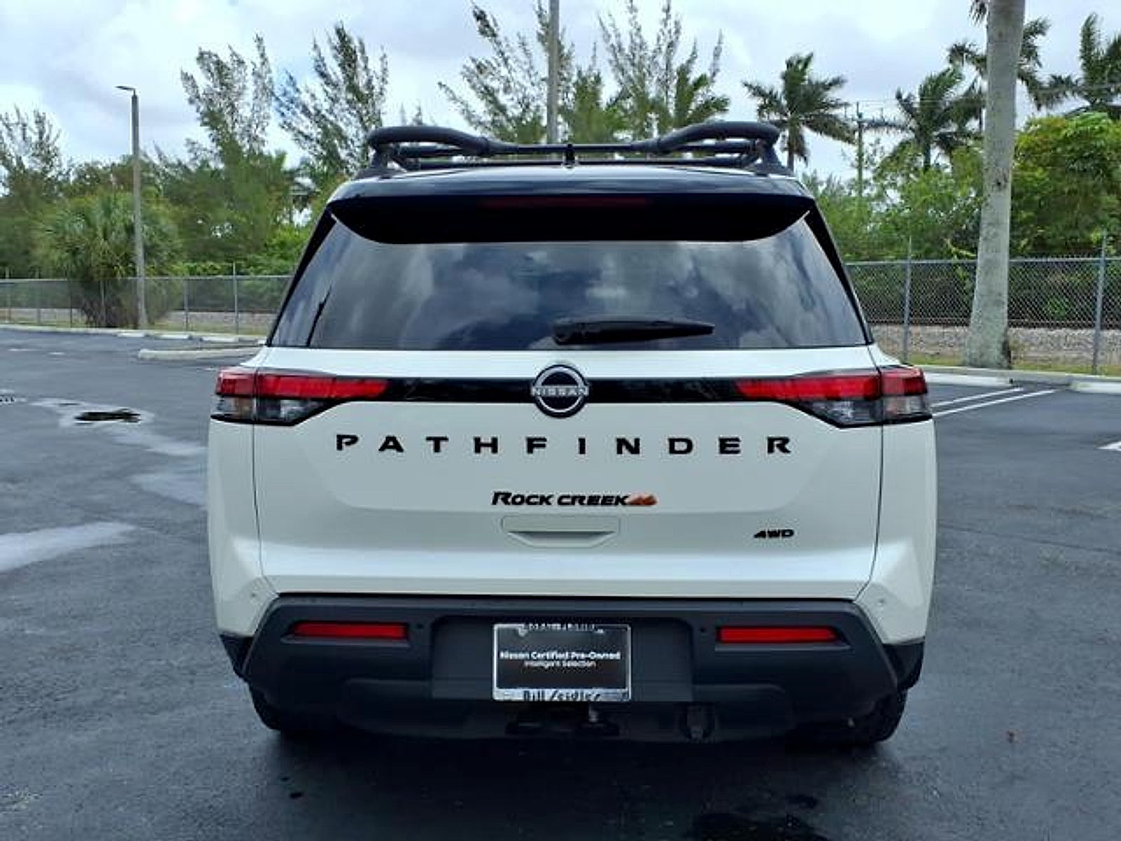 2024 Nissan Pathfinder SV