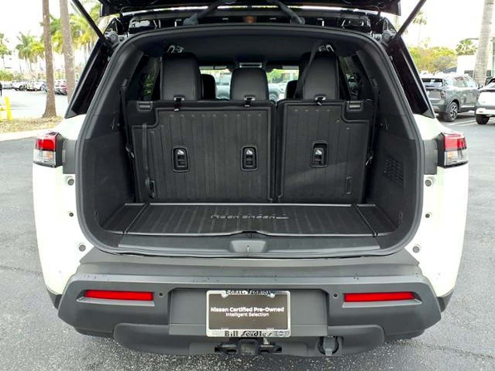 2024 Nissan Pathfinder SV