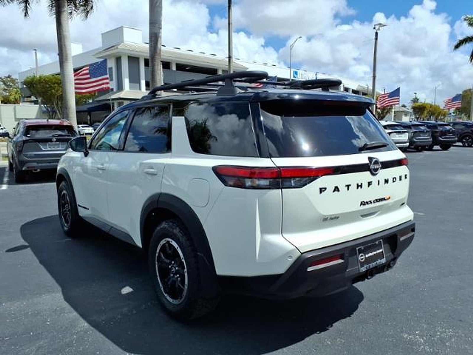 2023 Nissan Pathfinder SV