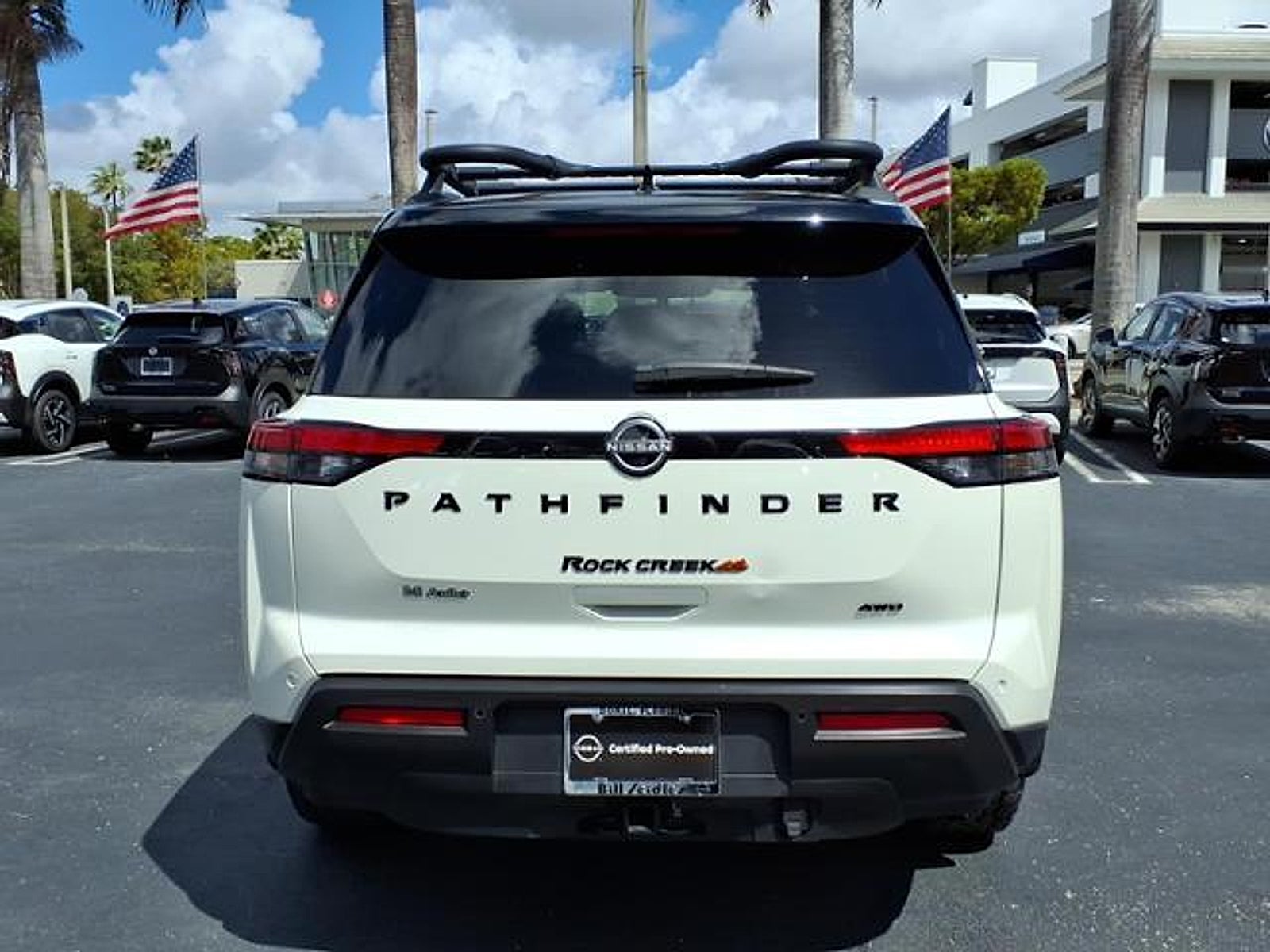 2023 Nissan Pathfinder SV