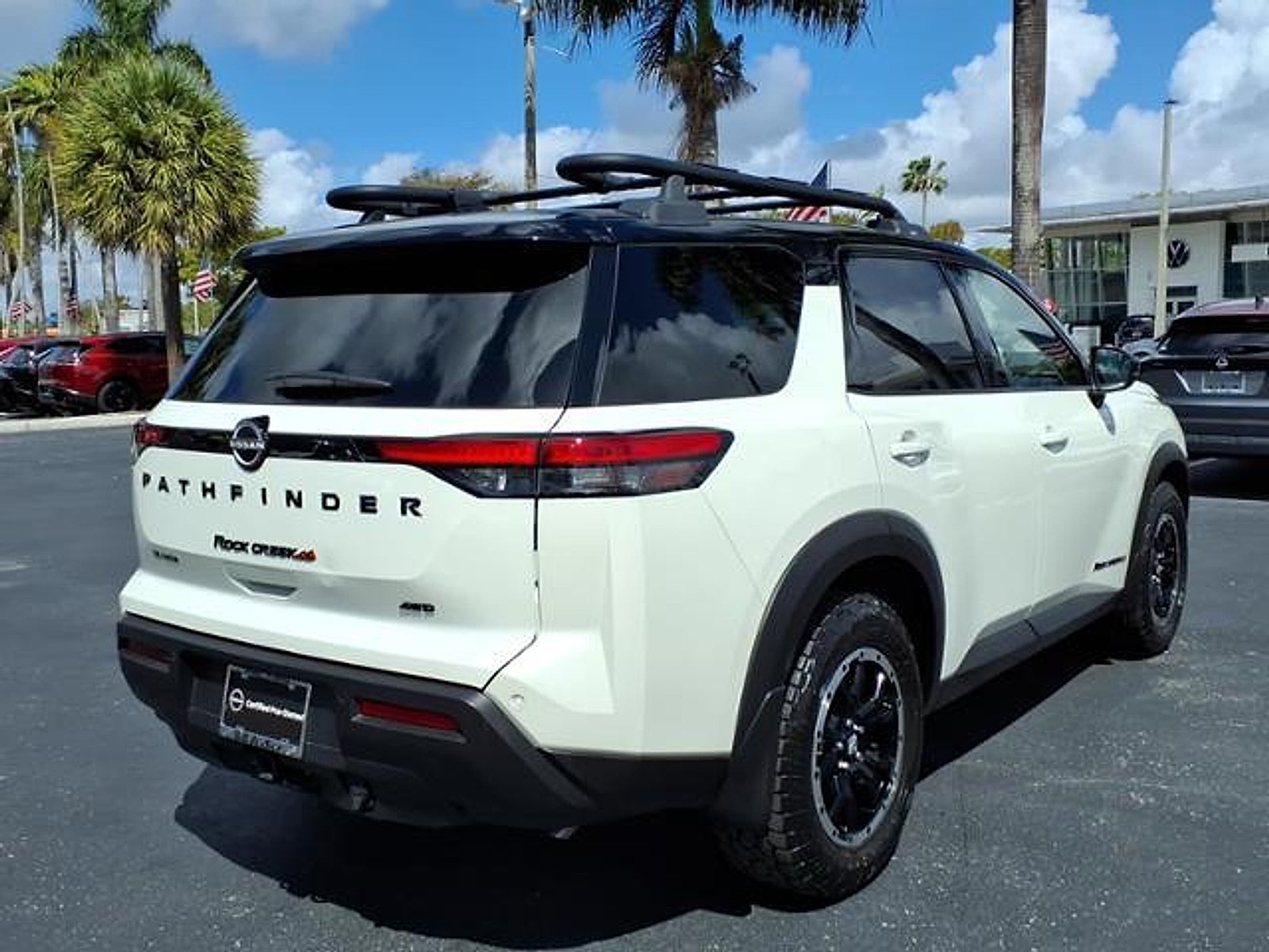 2023 Nissan Pathfinder SV