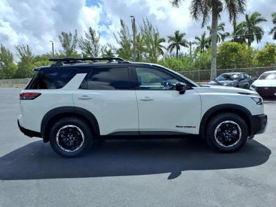 2023 Nissan Pathfinder SV