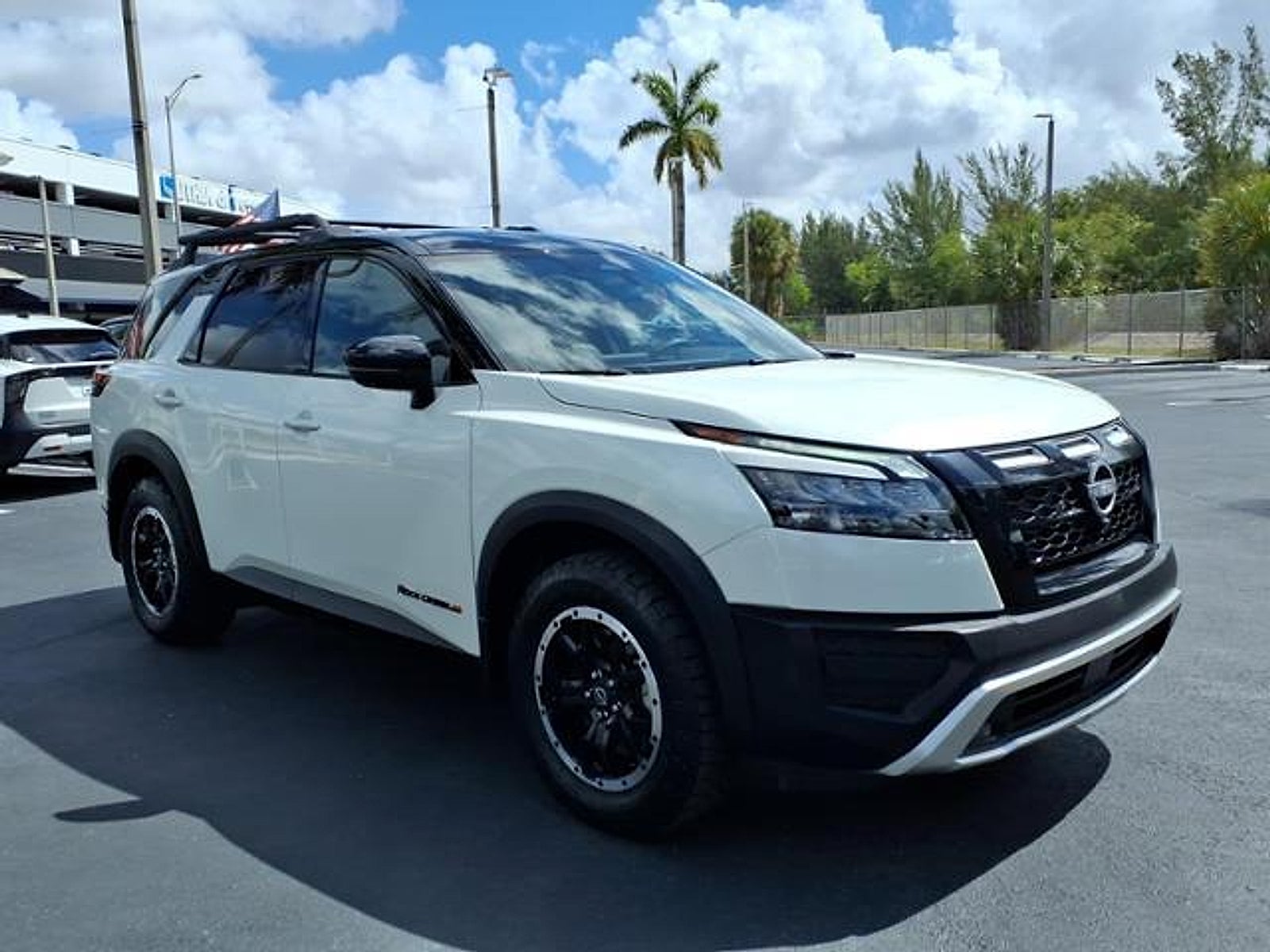 2023 Nissan Pathfinder SV