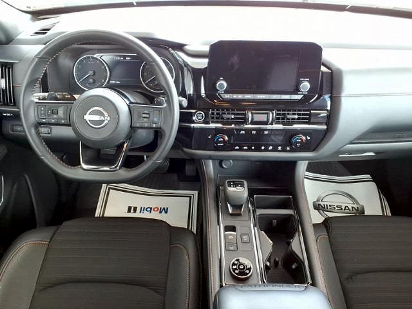 2023 Nissan Pathfinder SV