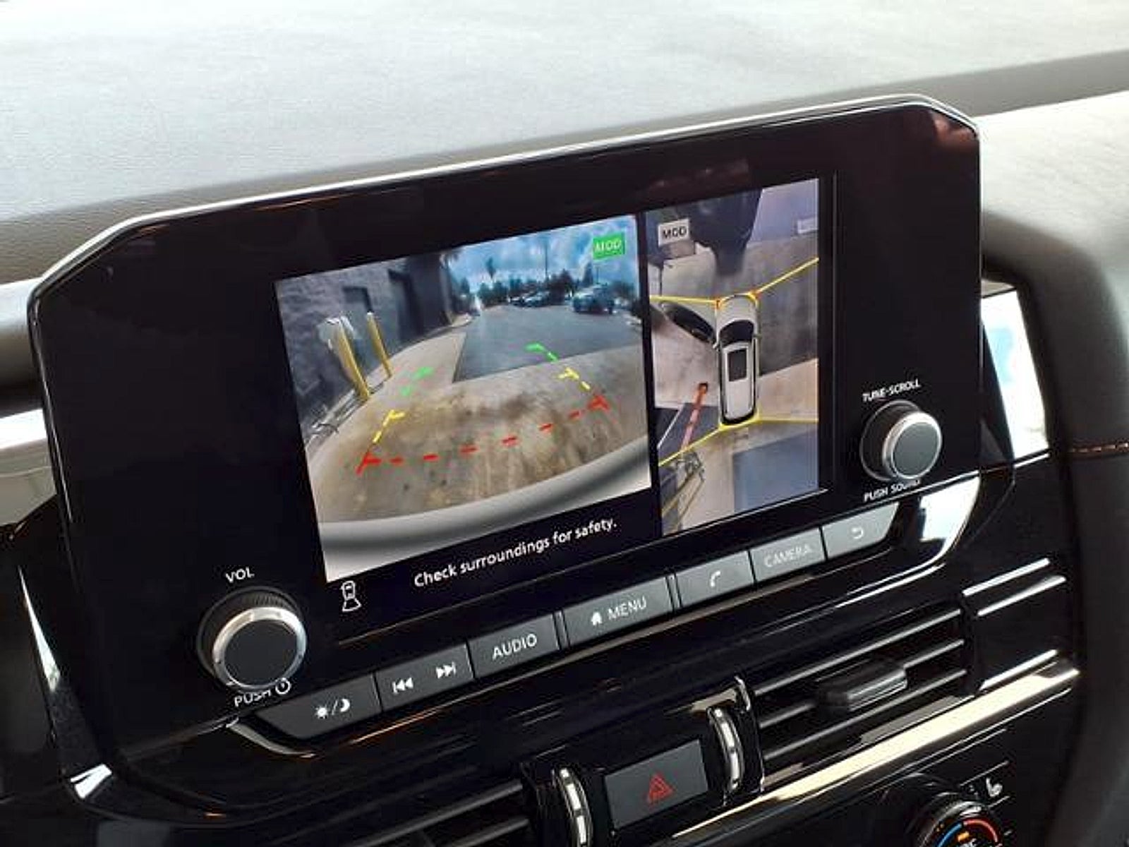 2023 Nissan Pathfinder SV