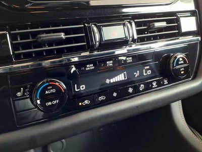 2023 Nissan Pathfinder SV