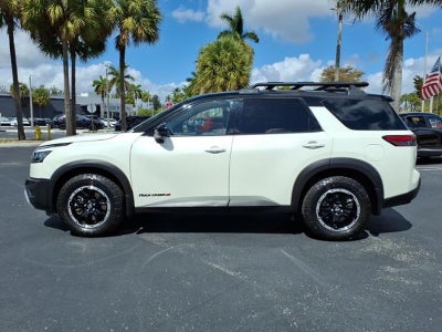 2023 Nissan Pathfinder SV