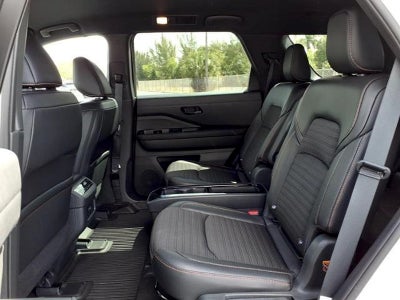 2023 Nissan Pathfinder SV