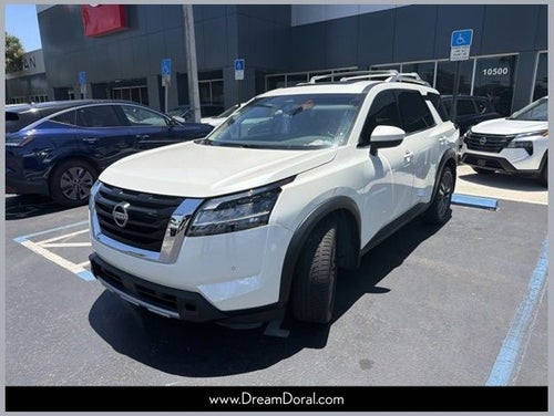 2024 Nissan Pathfinder SL